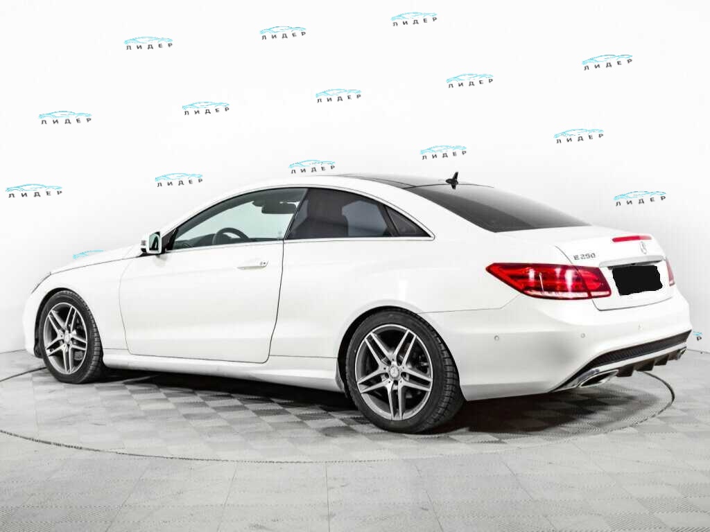 Б/У Мерседес-Бенц Е-Класс 2016 года. Фото: #6