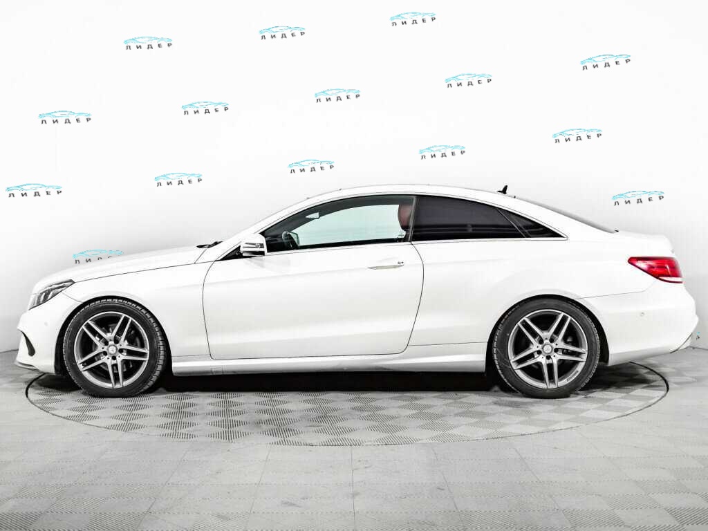 Б/У Мерседес-Бенц Е-Класс 2016 года. Фото: #7