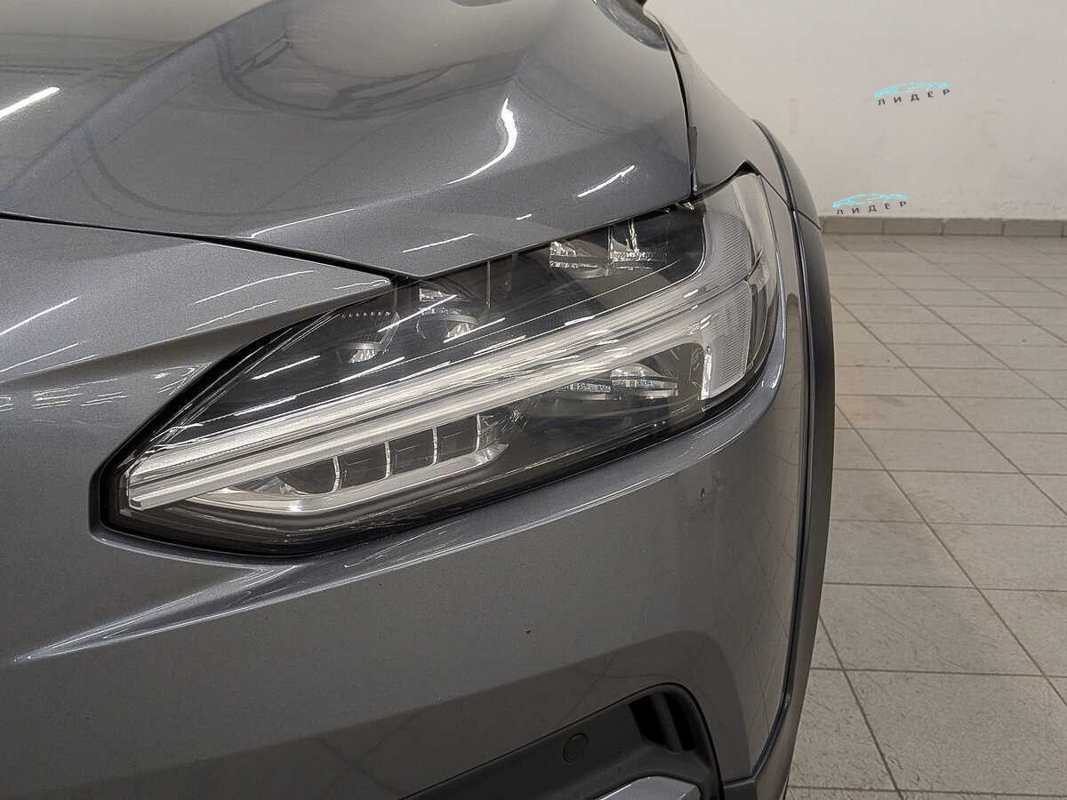 Б/У Вольво В90 Кросс Кантри 2018 года. Фото: #10