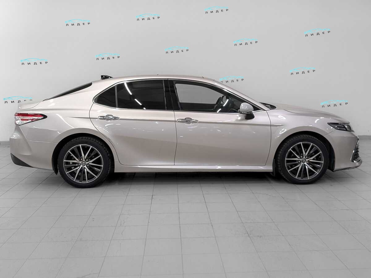 Б/У Тойота Камри 2022 года. Фото: #3