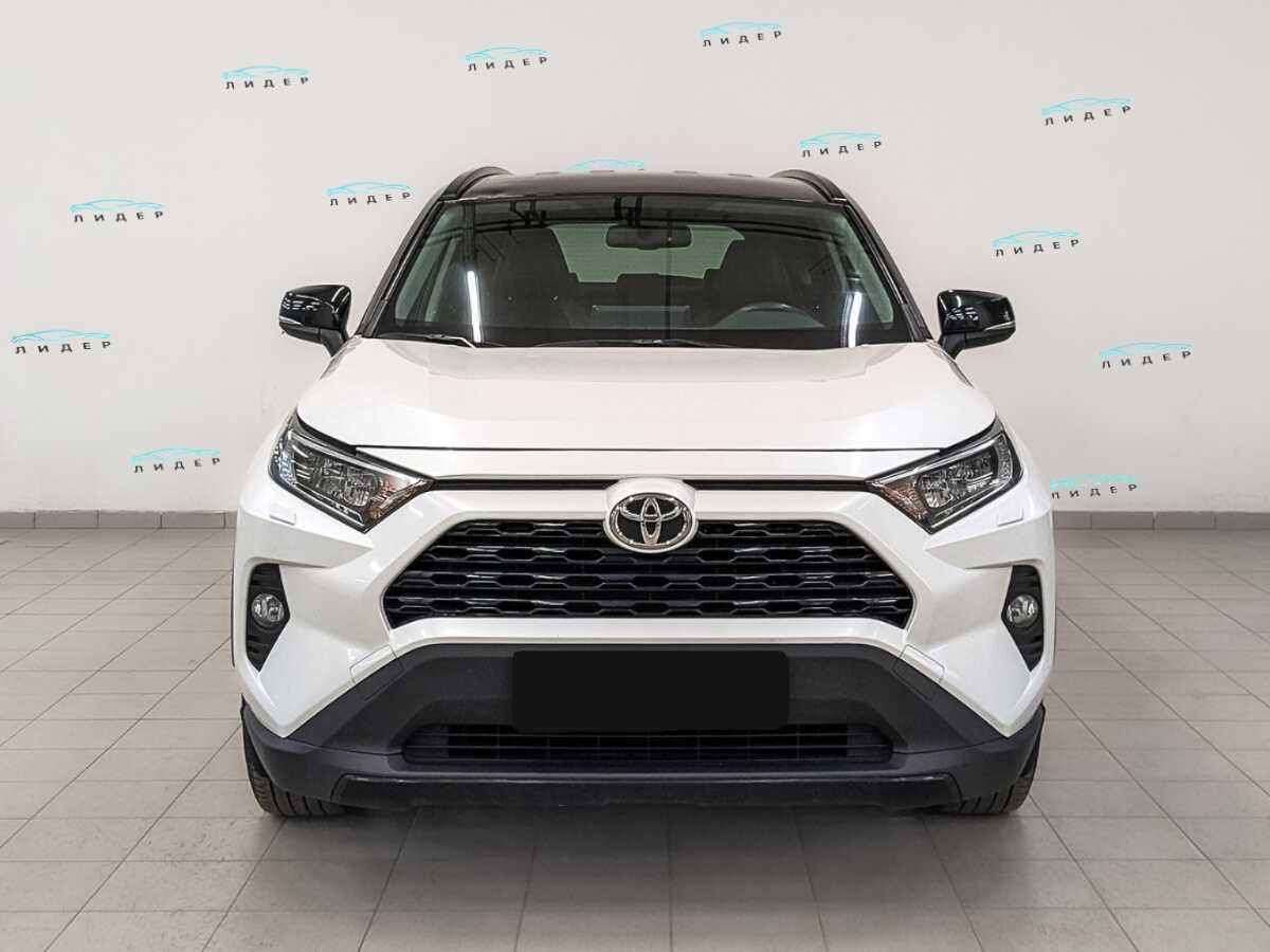 Б/У Тойота Рав4 2021 года. Фото: #1