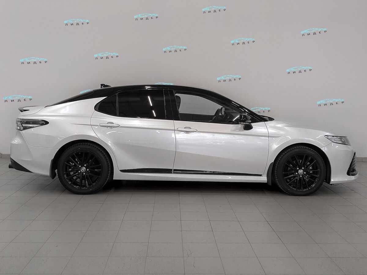 Б/У Тойота Камри 2022 года. Фото: #3