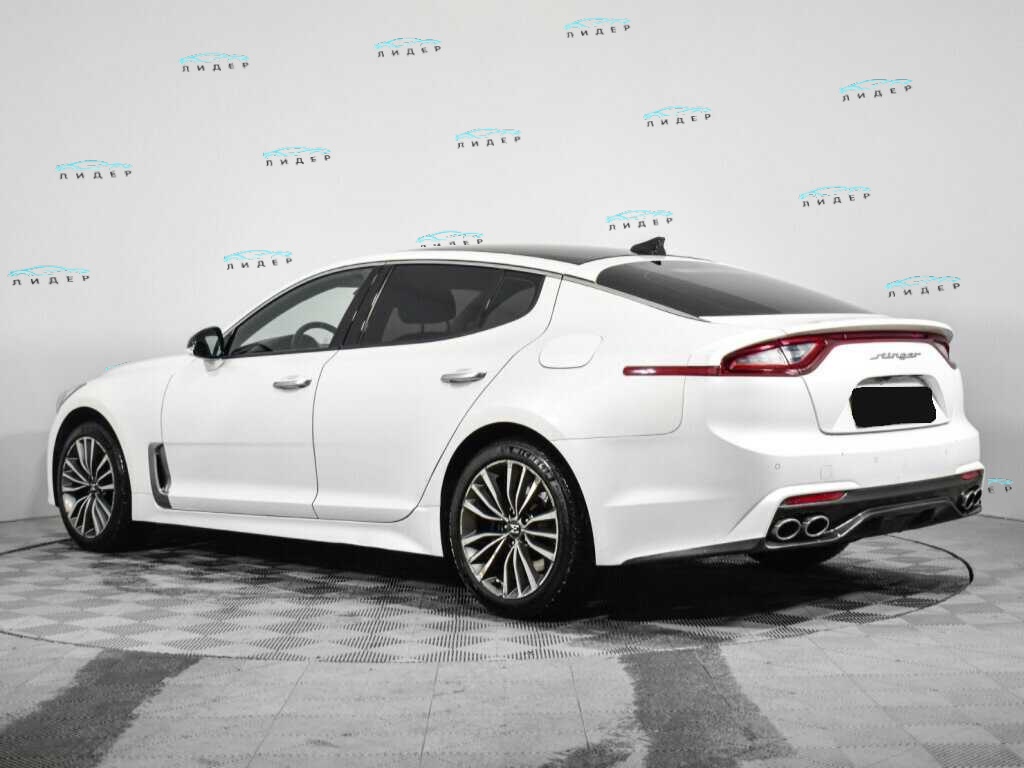Б/У Киа Стингер 2018 года. Фото: #5