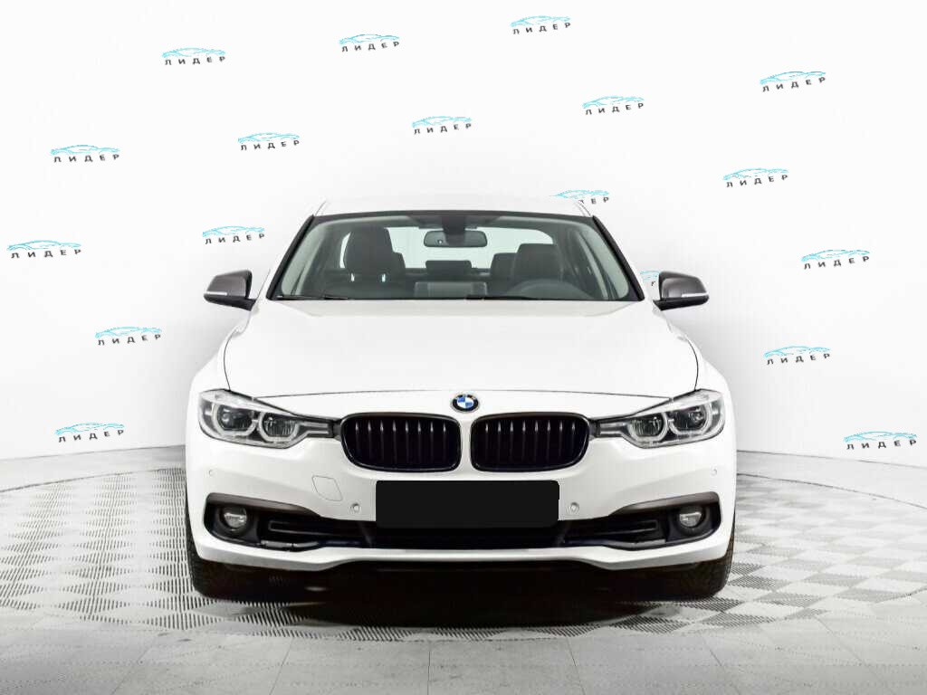 Б/У БМВ 3 серии 2015 года. Фото: #1