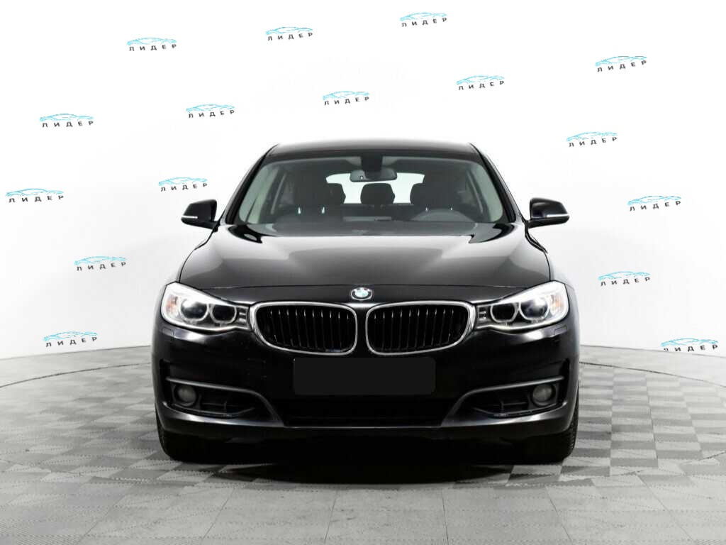 Б/У БМВ 3 серии 2016 года. Фото: #1