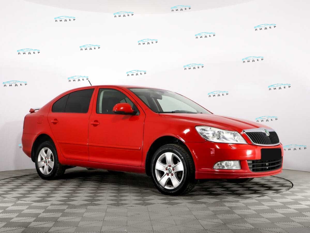 Б/У Шкода Октавия 2011 года. Фото: #2