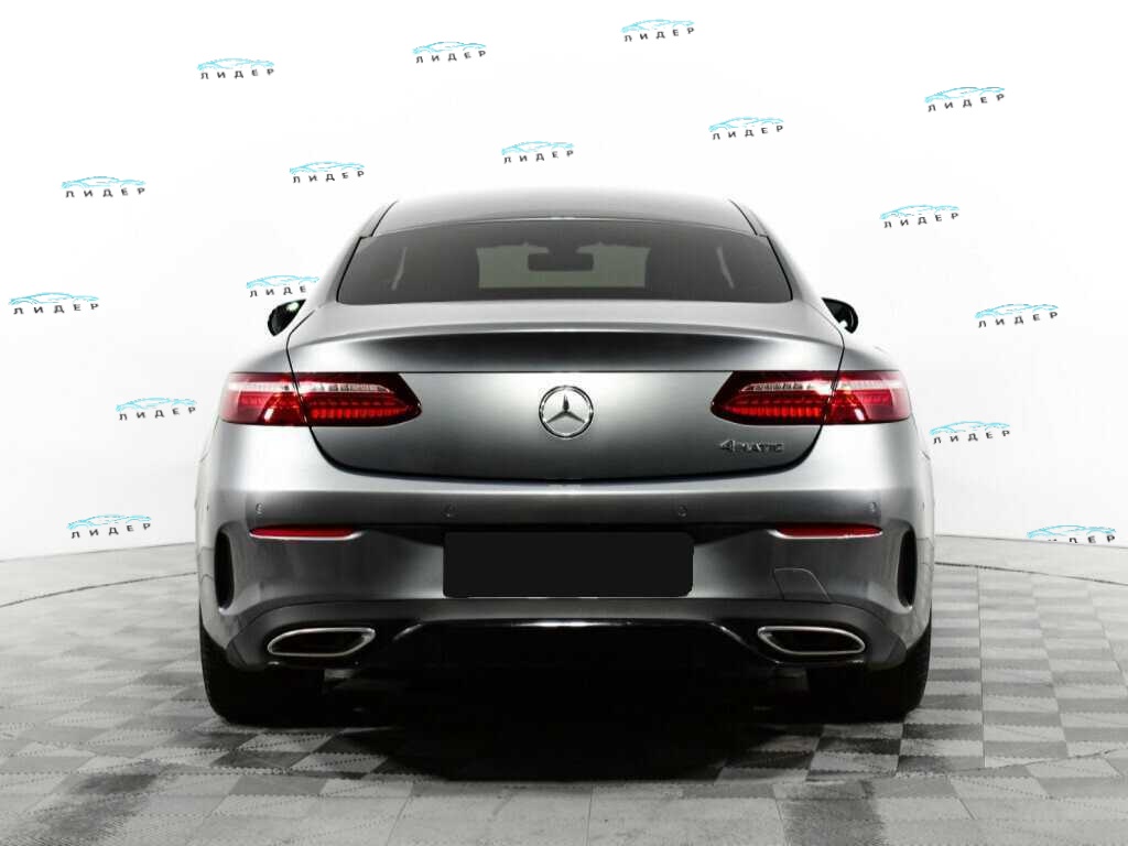 Б/У Мерседес-Бенц Е-Класс 2021 года. Фото: #5