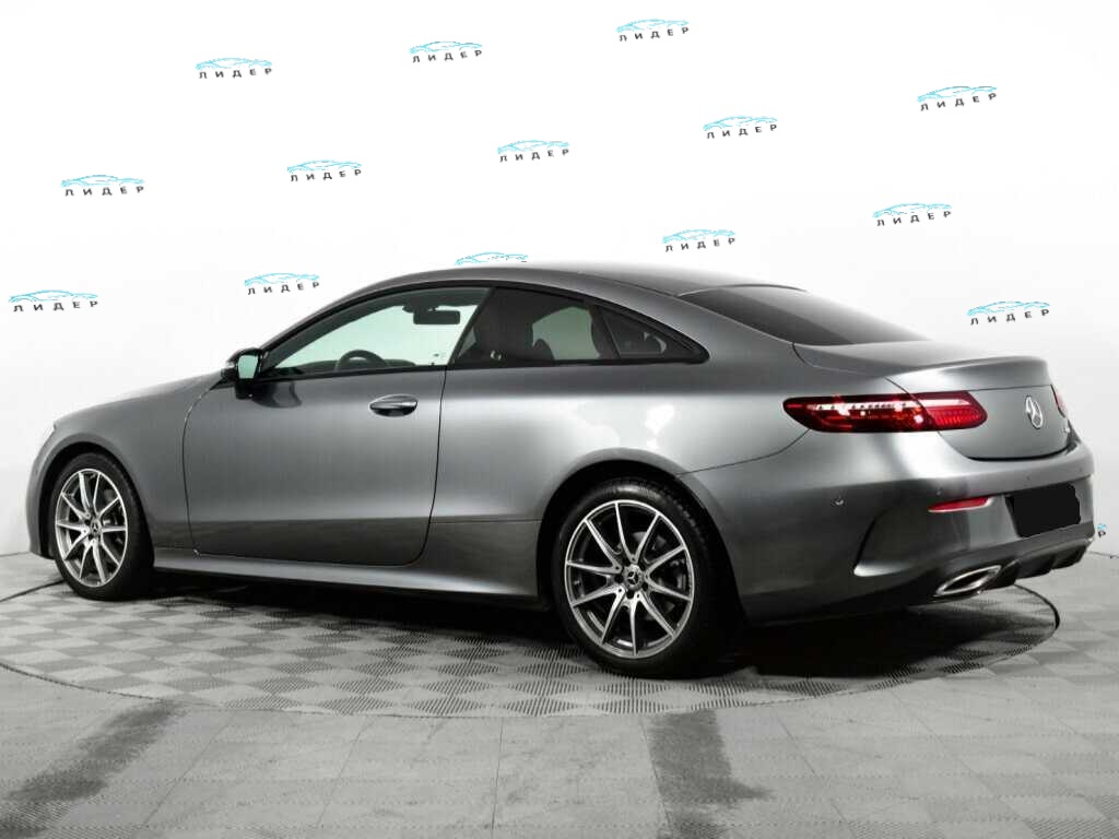 Б/У Мерседес-Бенц Е-Класс 2021 года. Фото: #6