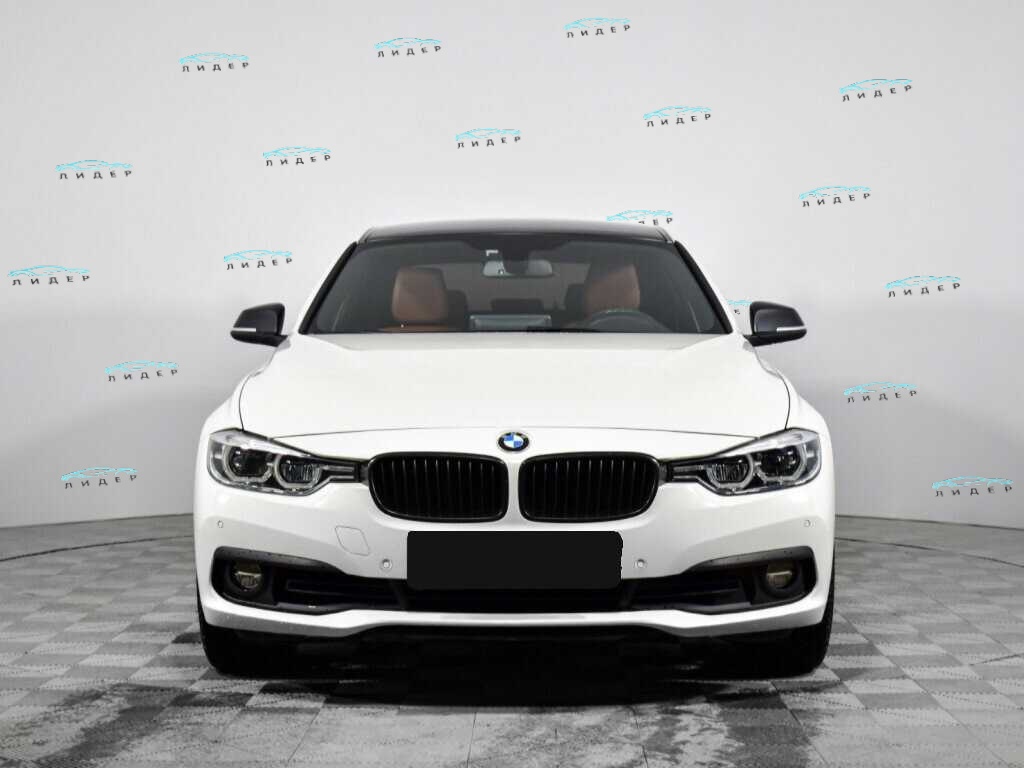 Б/У БМВ 3 серии 2017 года. Фото: #1