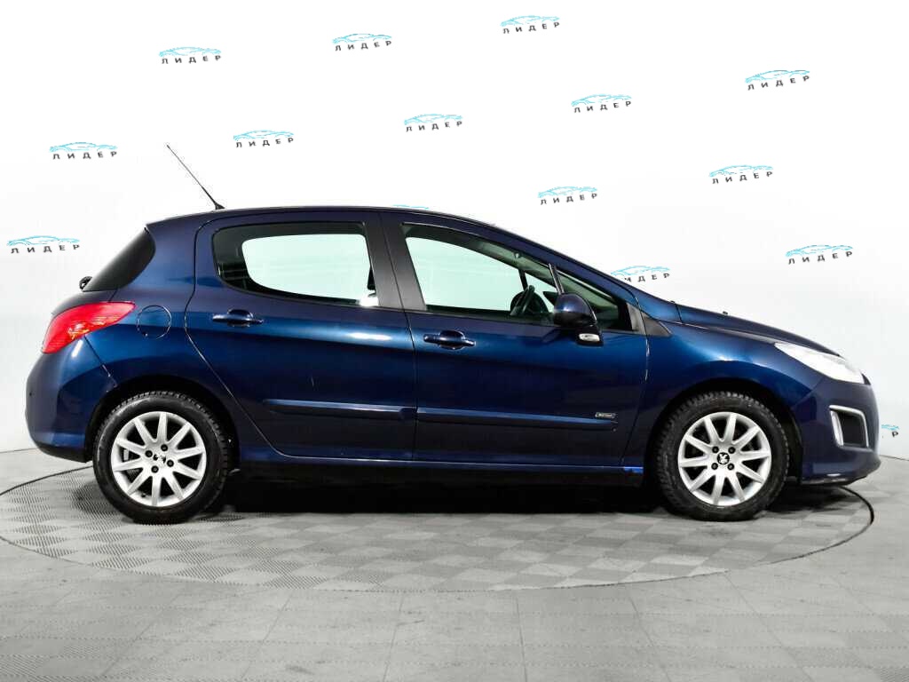 Б/У Пежо 308 2011 года. Фото: #3