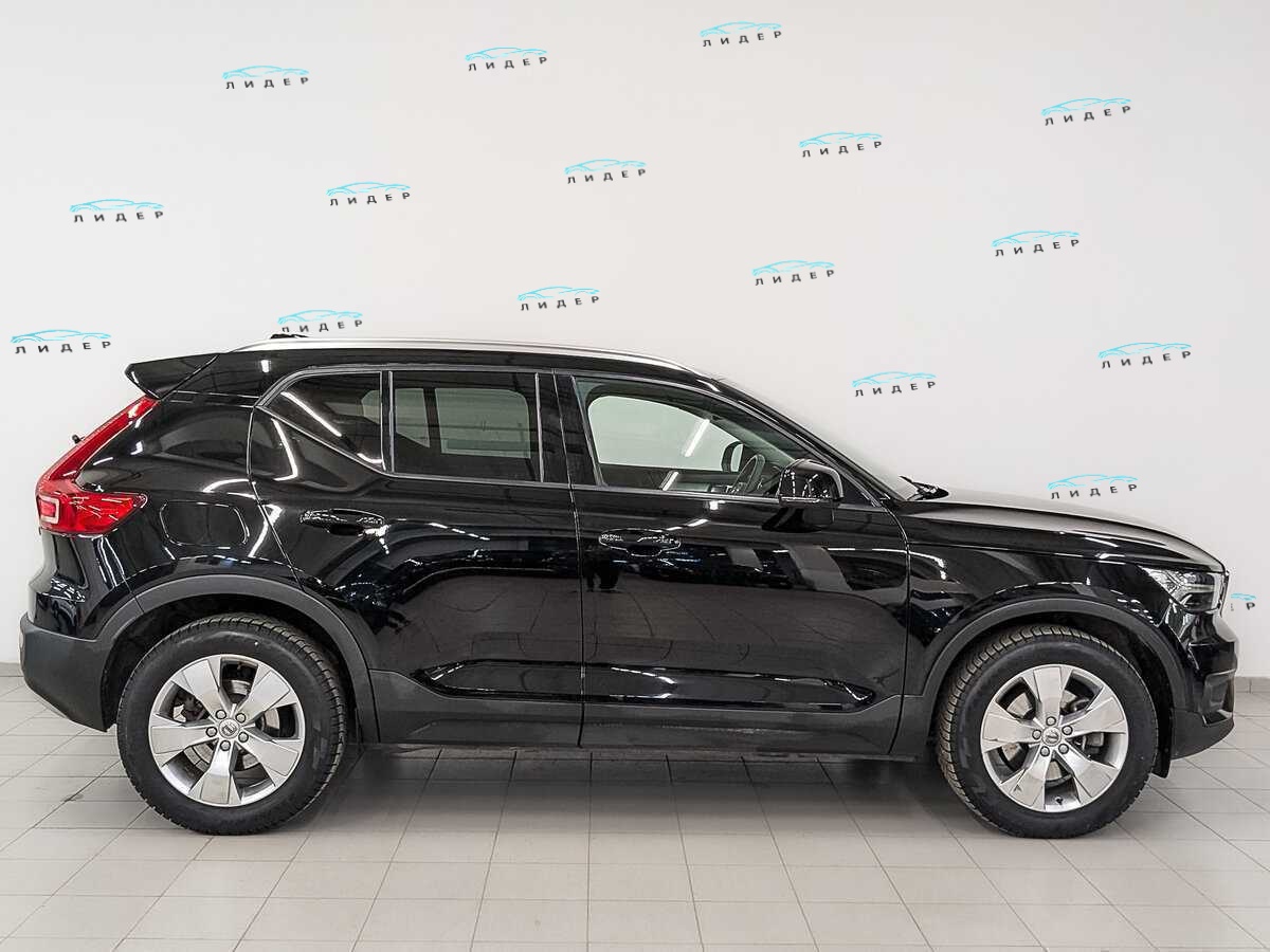 Б/У Вольво ИксЦ40 2020 года. Фото: #3