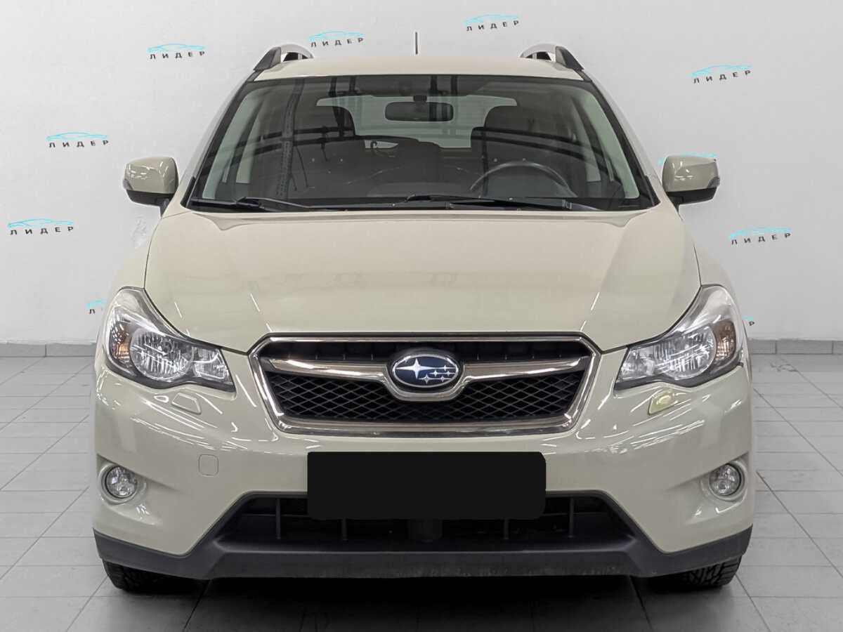 Б/У Субару ИксВи 2013 года. Фото: #1