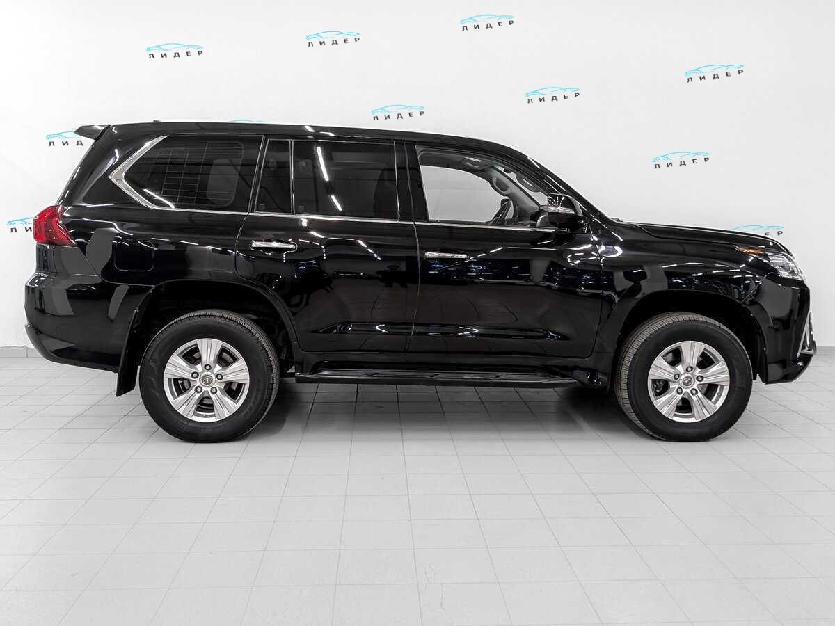 Б/У Лексус Л-Икс 2017 года. Фото: #3