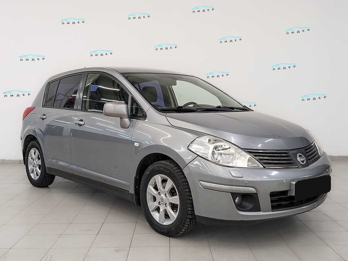 Б/У Ниссан Тиида 2008 года. Фото: #2