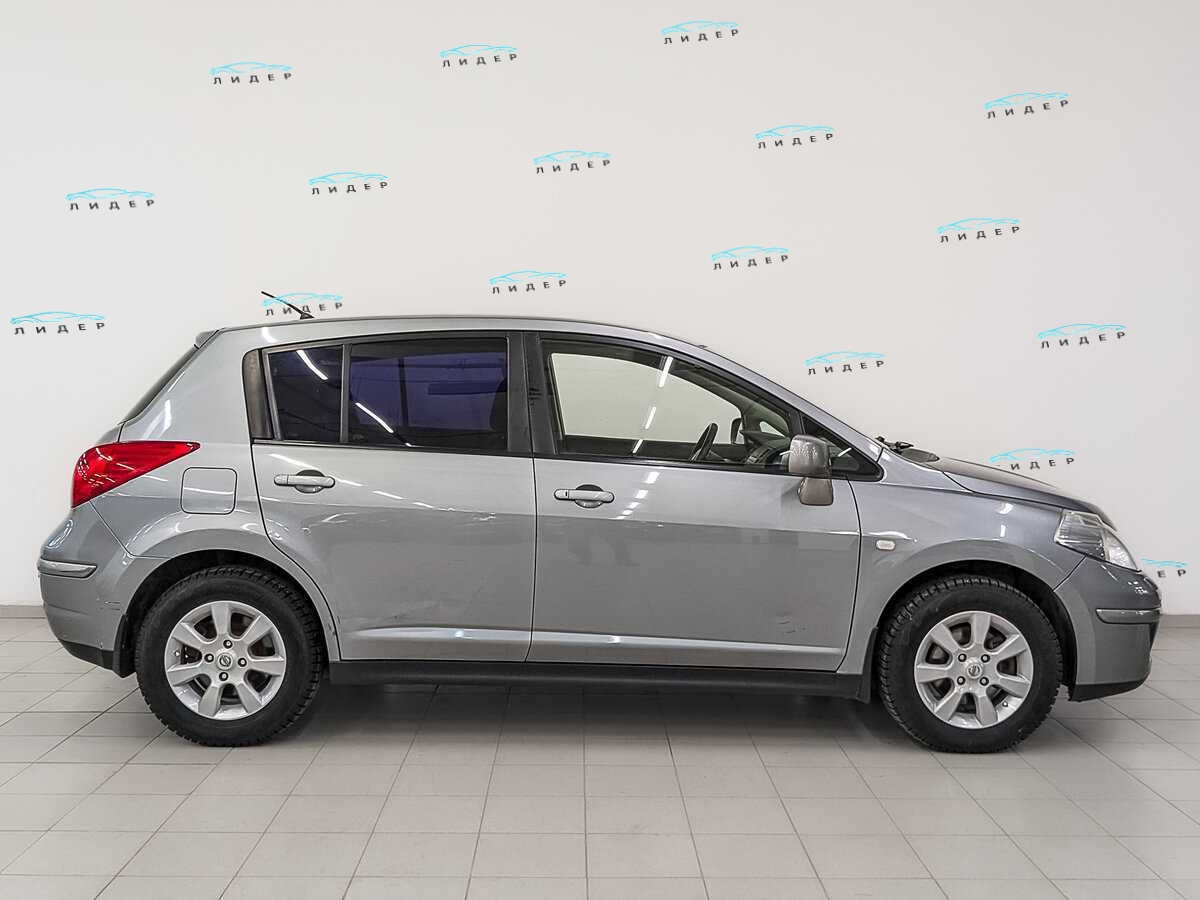 Б/У Ниссан Тиида 2008 года. Фото: #3