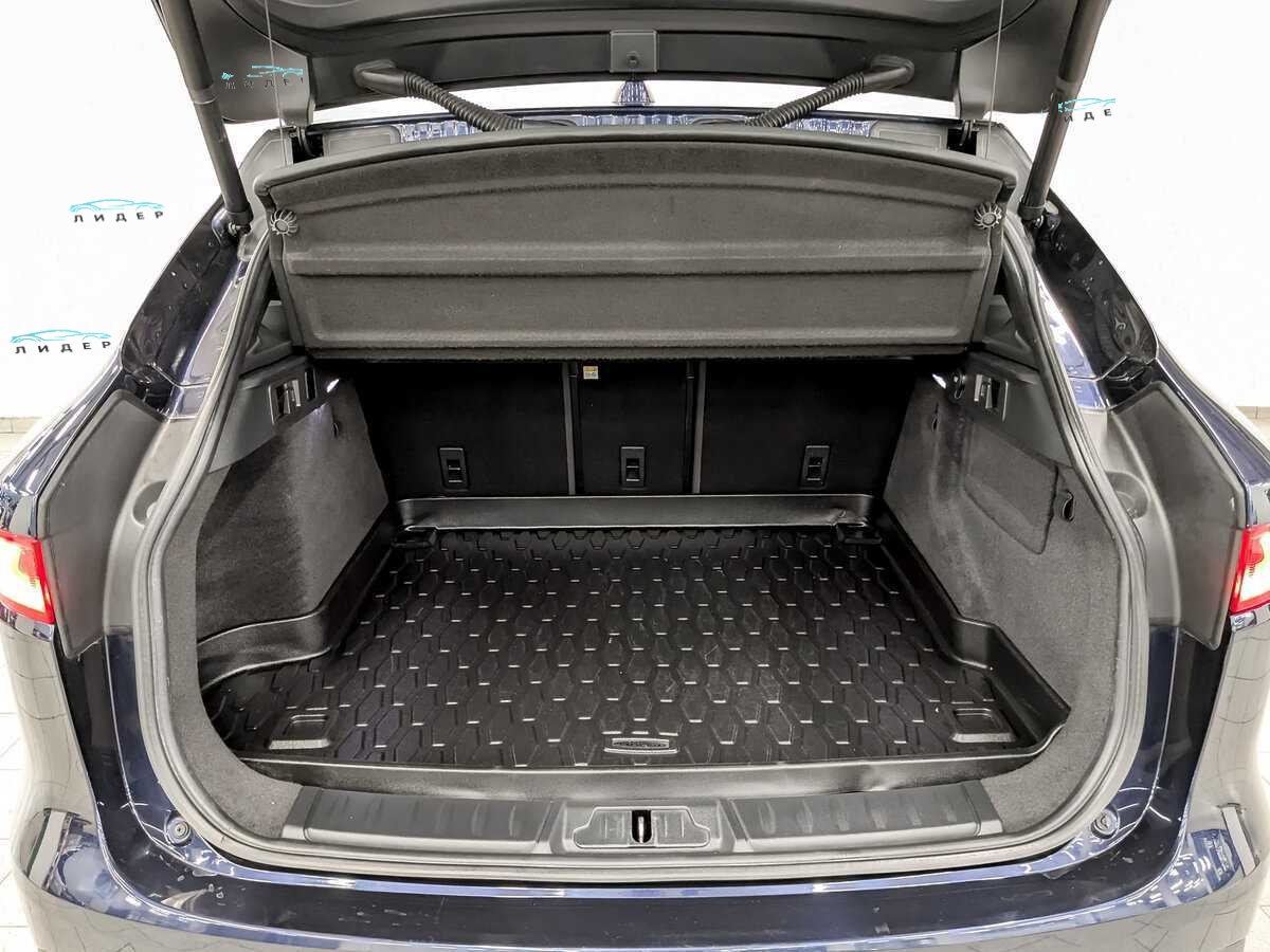 Б/У Ягуар Ф-Пэйс 2017 года. Фото: #9