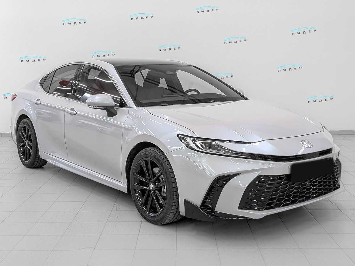 Б/У Тойота Камри 2024 года. Фото: #2
