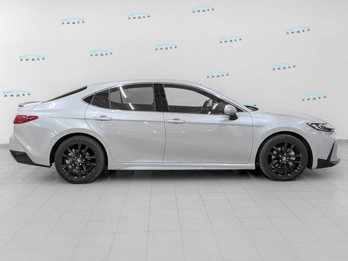 Б/У Тойота Камри 2024 года. Фото: #3