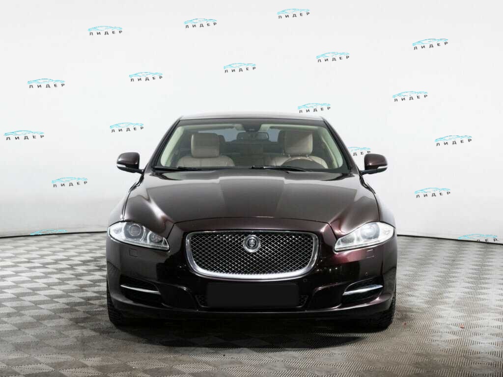 Jaguar XJ 2010 года с пробегом. Фото: #1