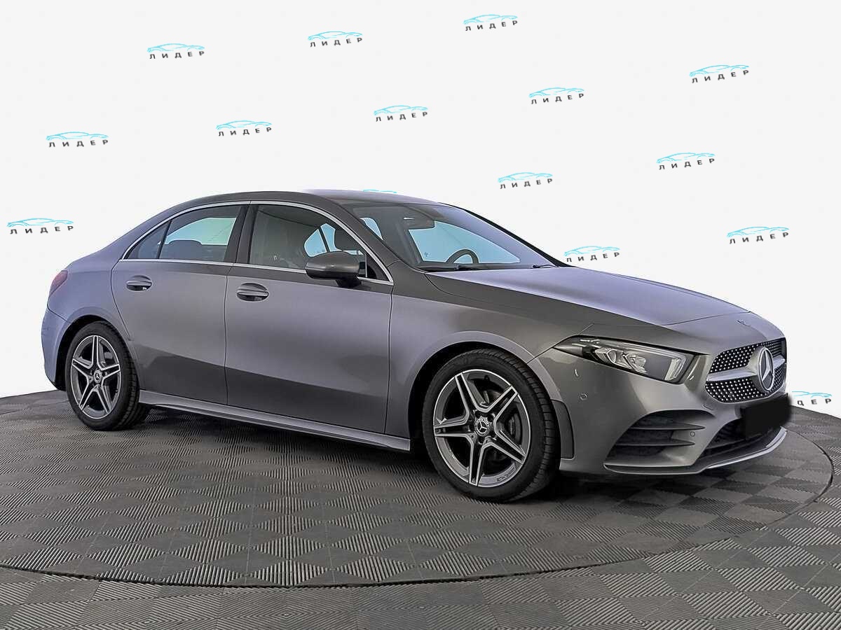 Б/У Мерседес-Бенц А-Класс 2019 года. Фото: #2