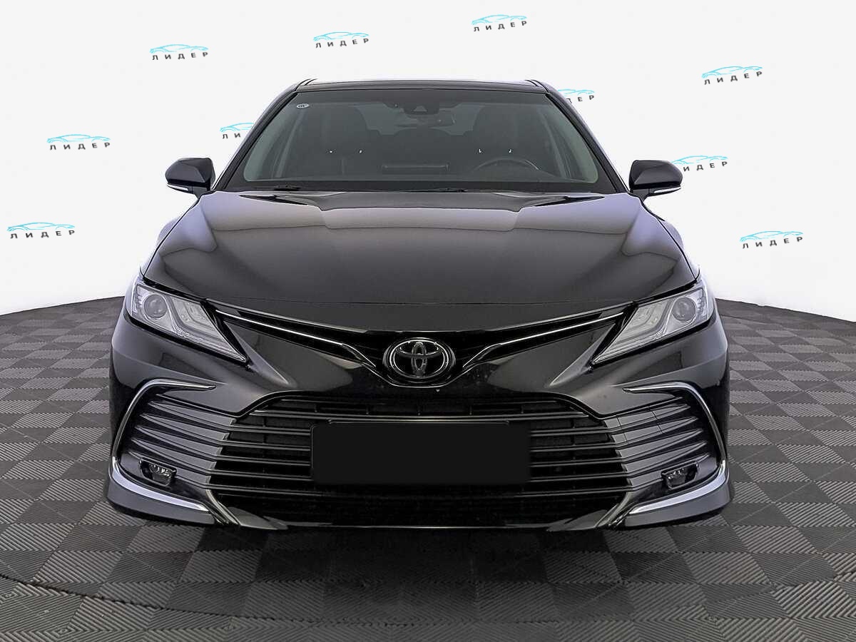 Б/У Тойота Камри 2023 года. Фото: #1