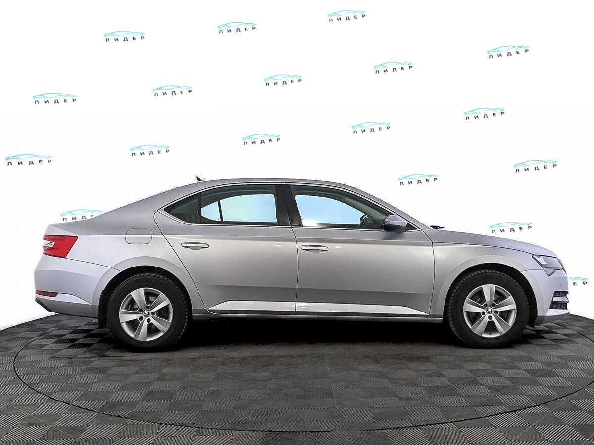 Б/У Шкода Суперб 2021 года. Фото: #3