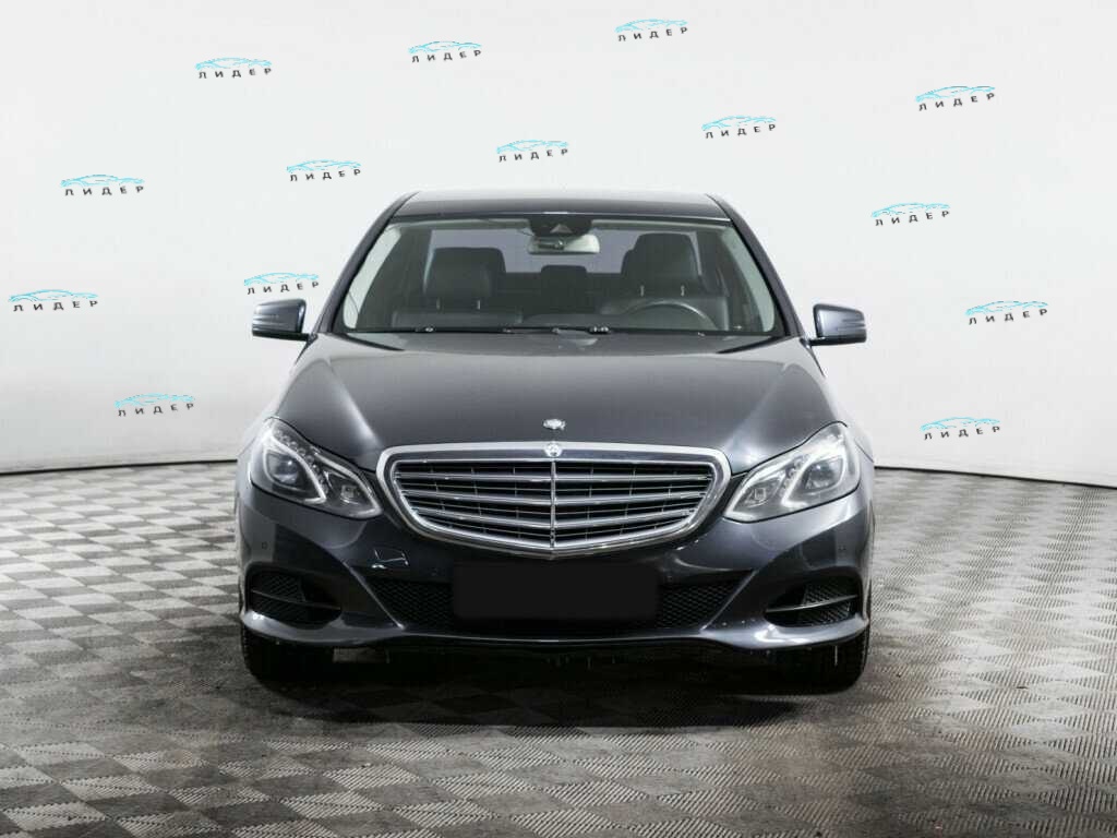 Б/У Мерседес-Бенц Е-Класс 2014 года. Фото: #1