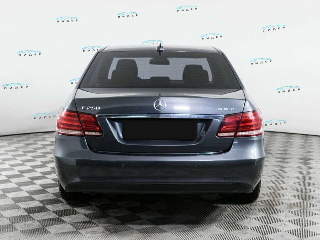 Б/У Мерседес-Бенц Е-Класс 2014 года. Фото: #4