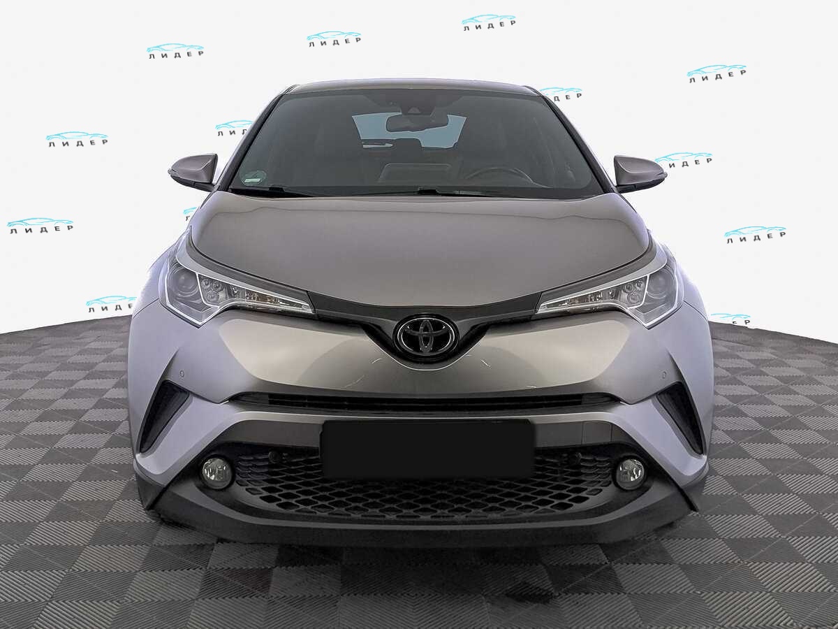 Б/У Тойота Ц-ШР 2017 года. Фото: #1