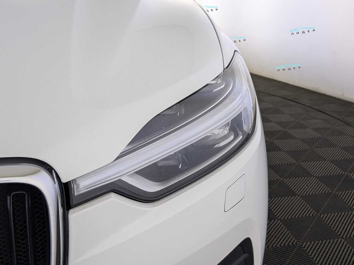 Б/У Вольво ИксЦ60 2019 года. Фото: #10