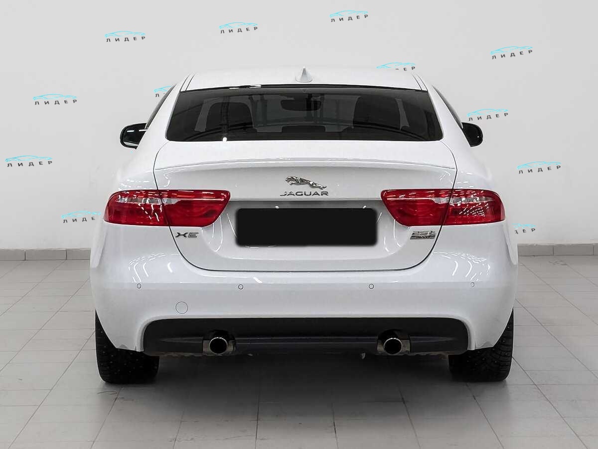 Б/У Ягуар ИксЕ 2019 года. Фото: #5