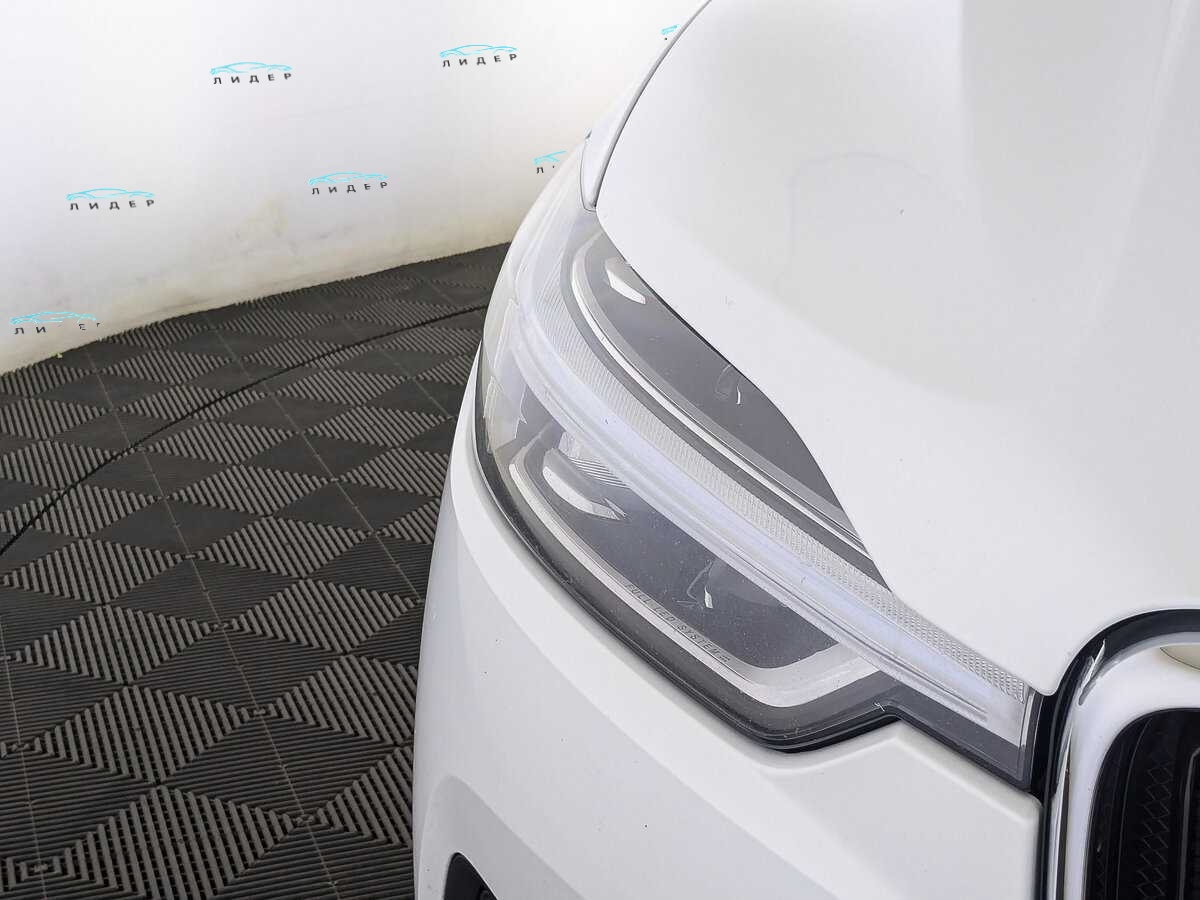 Б/У Вольво ИксЦ60 2018 года. Фото: #10