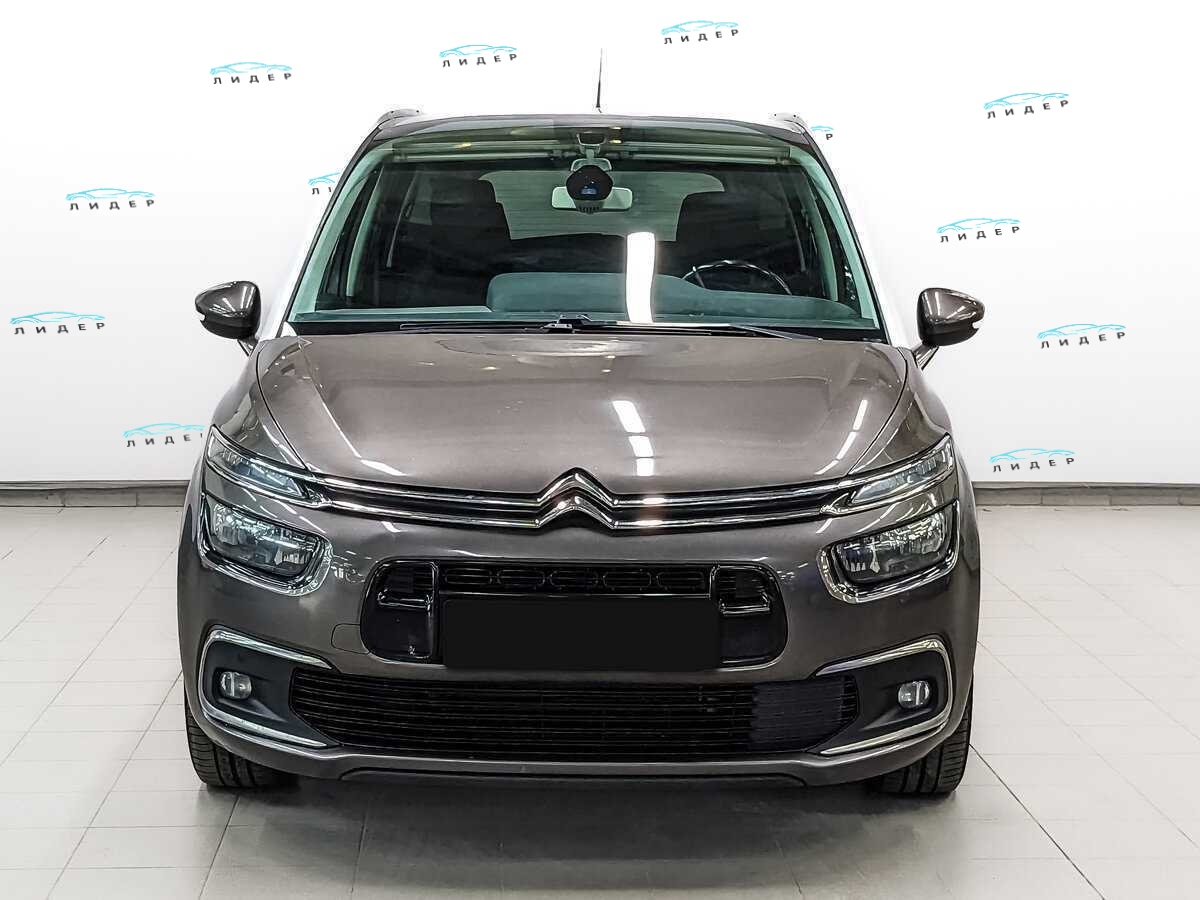 Б/У Ситроен Ц4 Пикассо 2017 года. Фото: #1