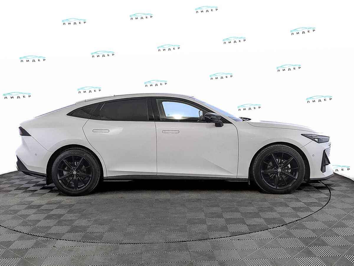 Б/У Чанган УНИ-В 2023 года. Фото: #3