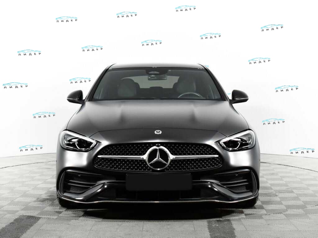 Б/У Мерседес-Бенц Ц-Класс 2021 года. Фото: #1
