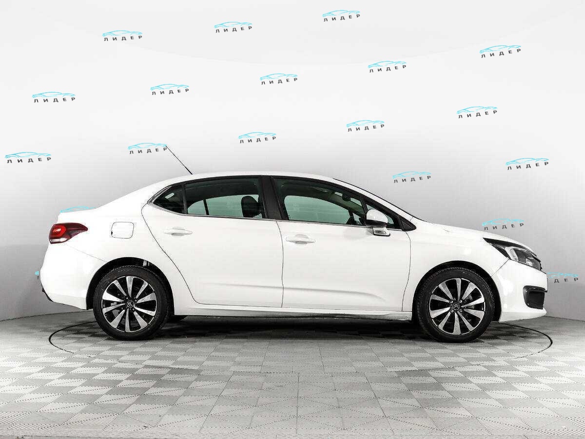 Б/У Ситроен Ц4 2016 года. Фото: #3