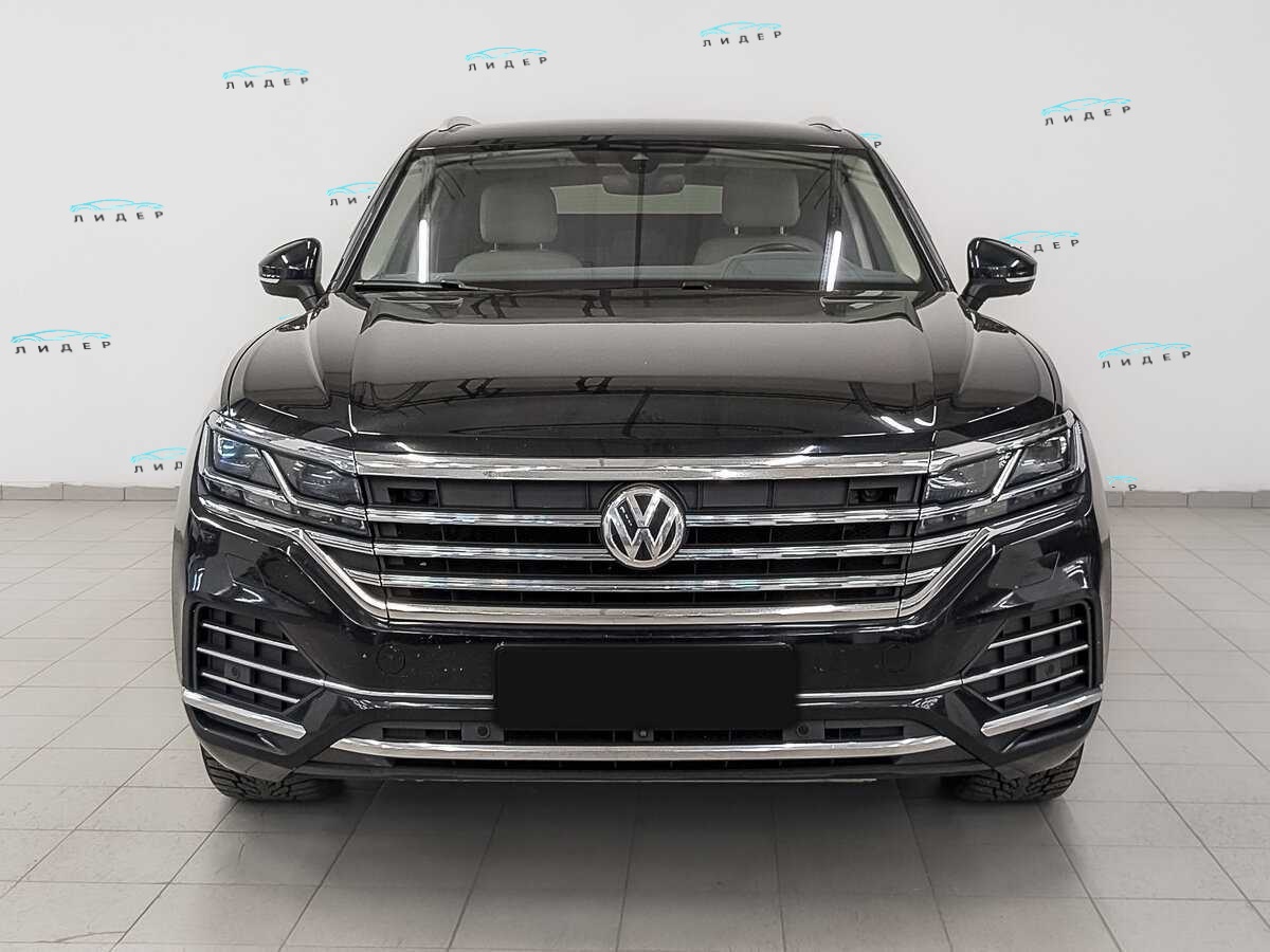 Б/У Фольксваген Туарег 2020 года. Фото: #1