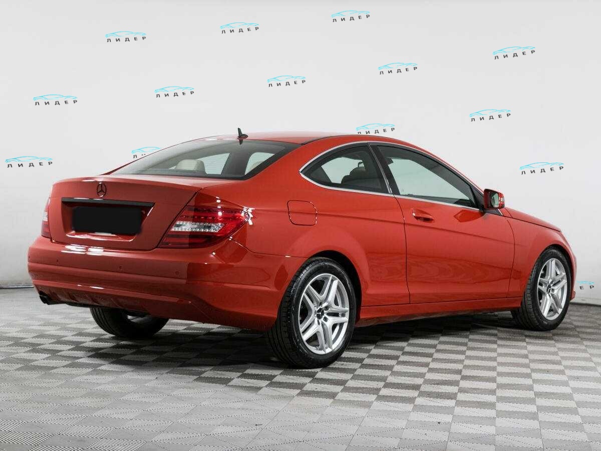Б/У Мерседес-Бенц Ц-Класс 2012 года. Фото: #3