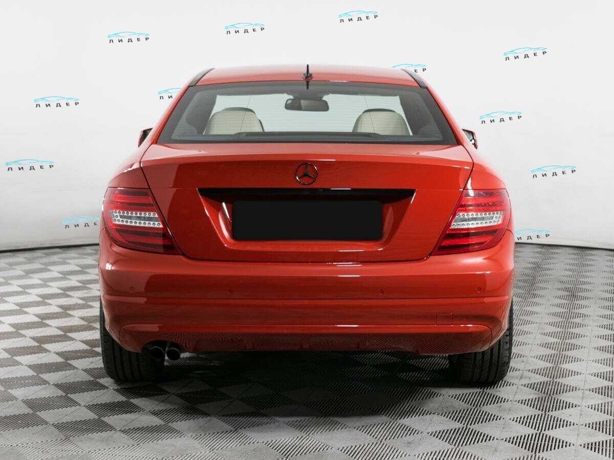 Б/У Мерседес-Бенц Ц-Класс 2012 года. Фото: #4