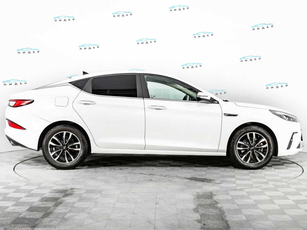 Б/У Джак Джи7 2022 года. Фото: #3