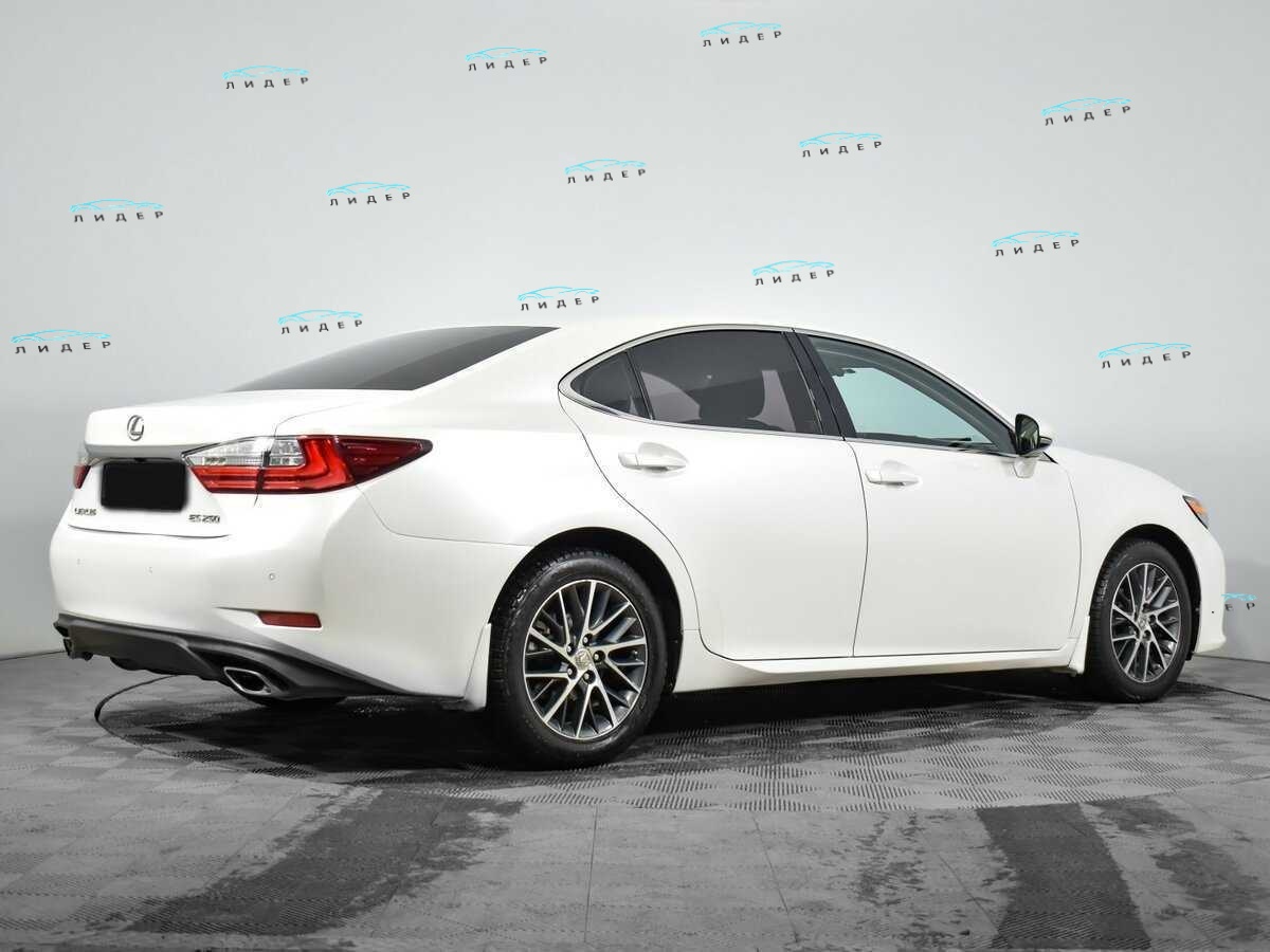 Б/У Лексус ЕС 2015 года. Фото: #3