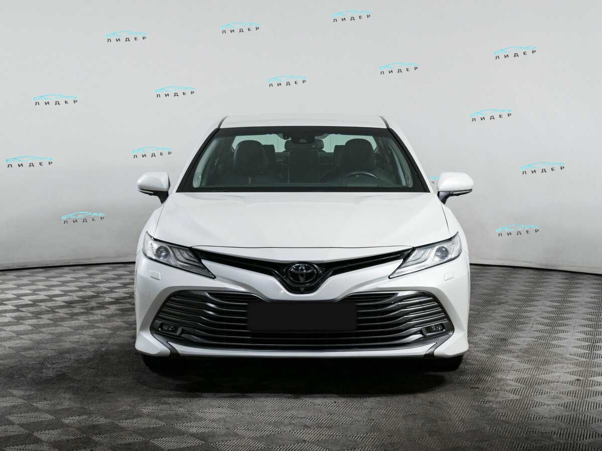 Б/У Тойота Камри 2018 года. Фото: #1