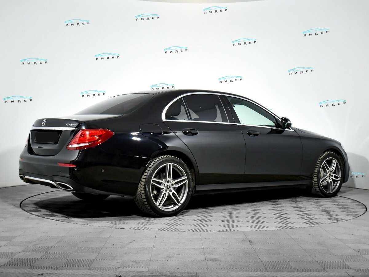 Б/У Мерседес-Бенц Е-Класс 2018 года. Фото: #3