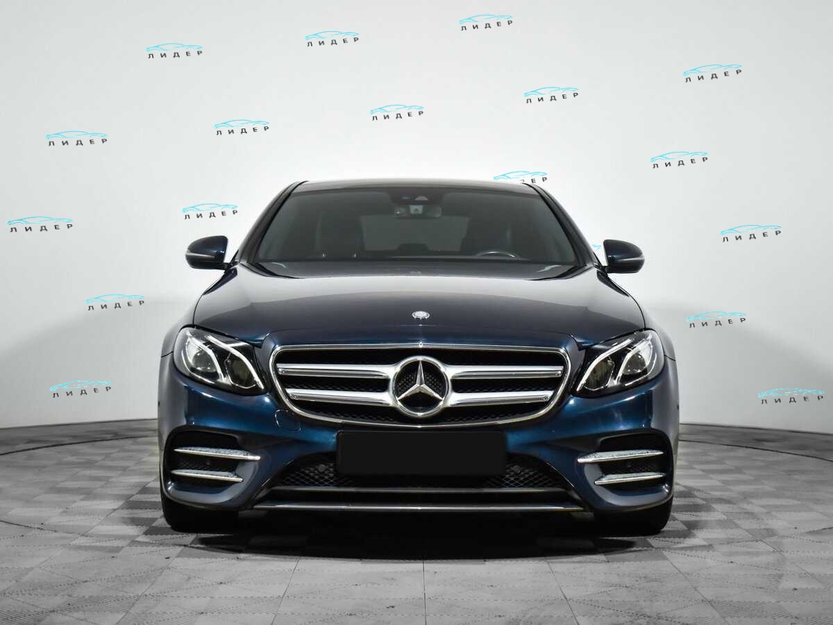 Б/У Мерседес-Бенц Е-Класс 2016 года. Фото: #1