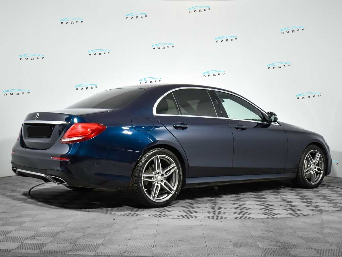 Б/У Мерседес-Бенц Е-Класс 2016 года. Фото: #3