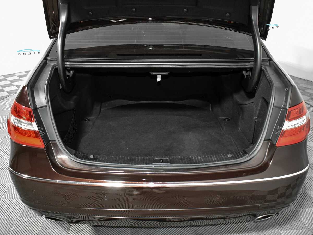 Б/У Мерседес-Бенц Е-Класс 2010 года. Фото: #18