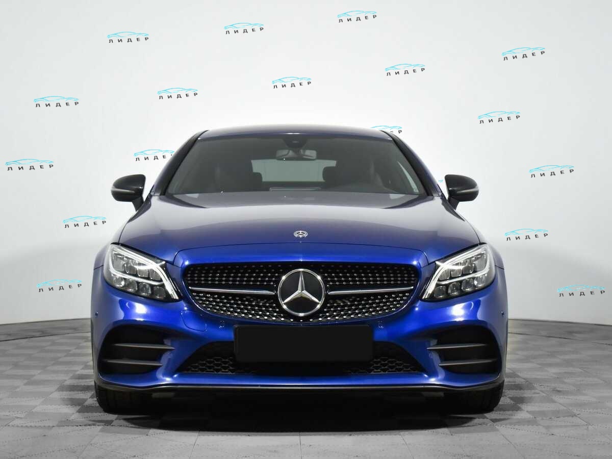 Б/У Мерседес-Бенц Ц-Класс 2018 года. Фото: #1