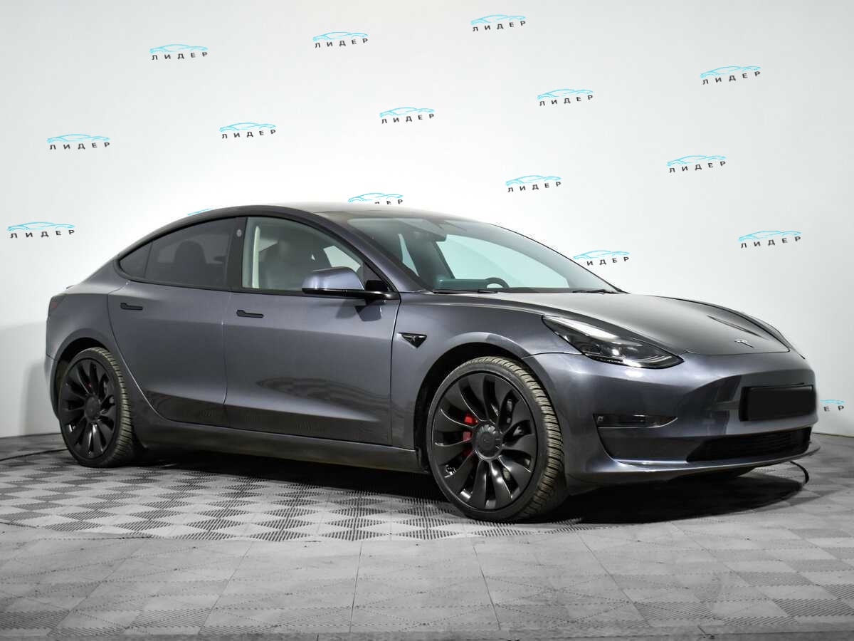 Б/У Тесла Модел 3 2023 года. Фото: #2