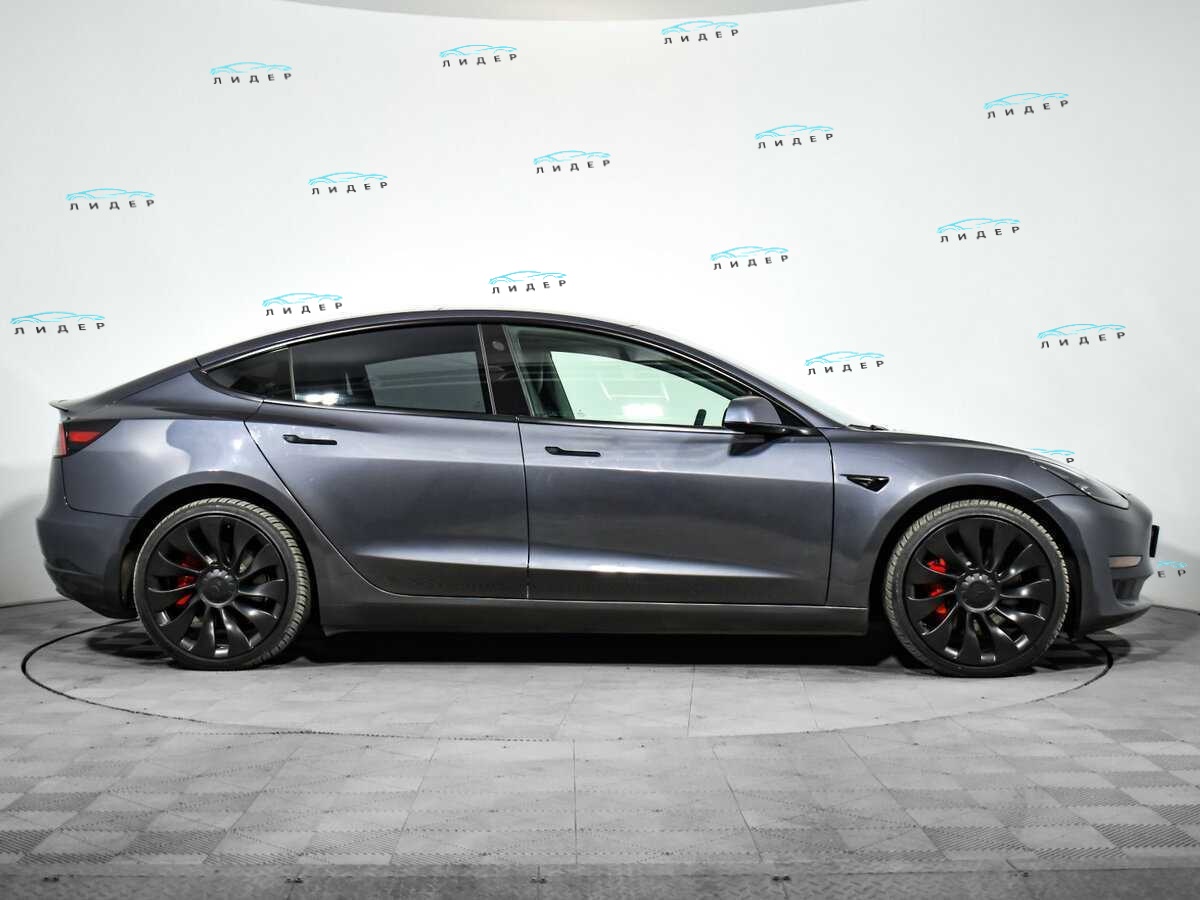 Б/У Тесла Модел 3 2023 года. Фото: #3