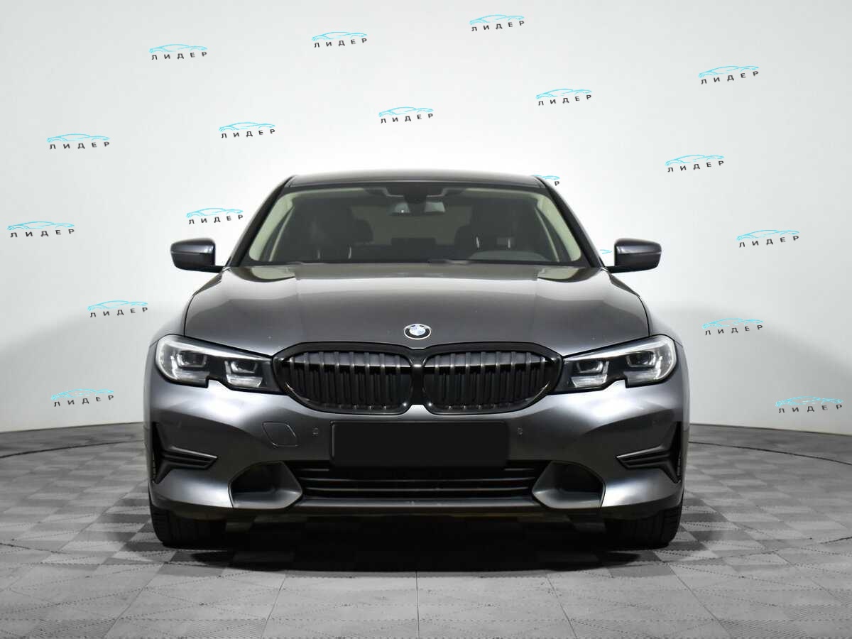 Б/У БМВ 3 серии 2020 года. Фото: #1